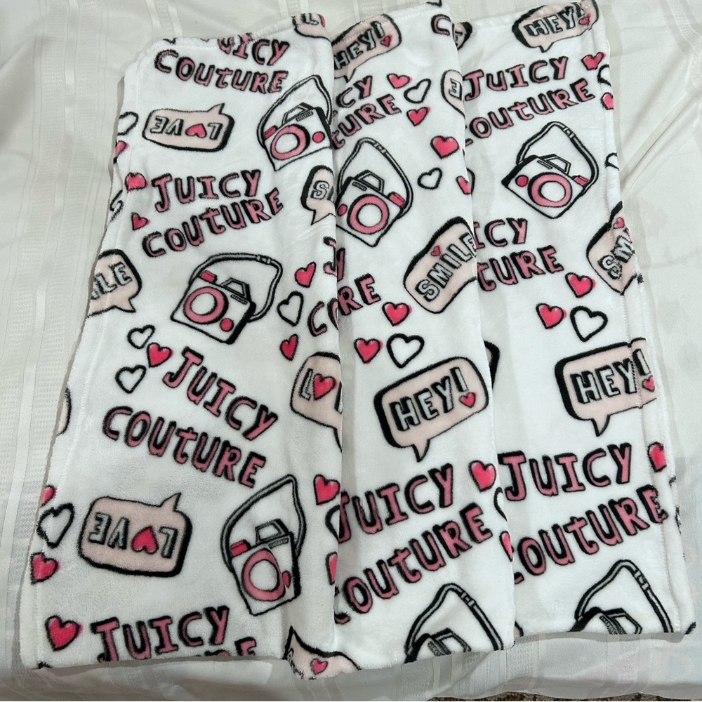 Juicy Couture blanket throw plush camera print white pink black 48 X 76 cozy